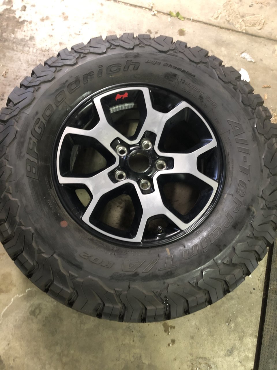 2019 Stock Jeep Rubicon 5 Wheels And Tires Used 2000 Miles Only